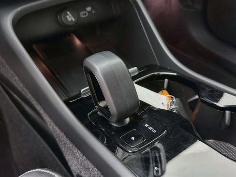 Certified 2023 Volvo C40 P8 Recharge Ultimate AWD/4WD image 16