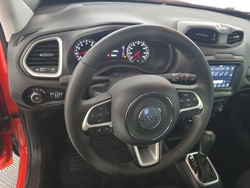 Used 2018 Jeep Renegade Latitude image 7