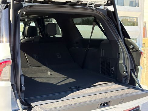 New 2026 Lincoln Navigator L Reserve w/ Jet Appearance Package AWD/4WD image 8