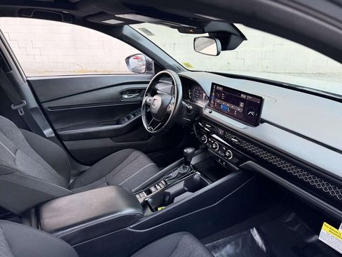Used 2024 Honda Accord Sport image 11