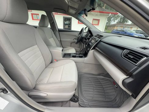 Used 2015 Toyota Camry LE FWD image 9