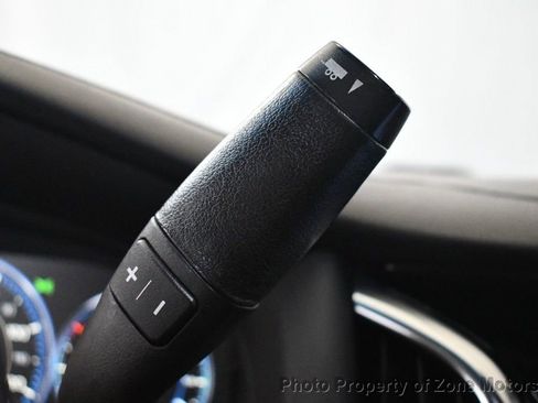 Used 2015 Cadillac Escalade Premium image 39