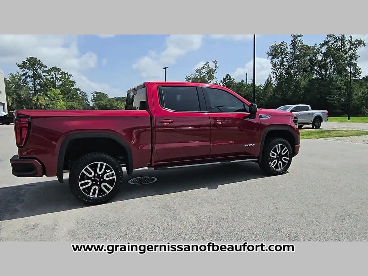 Used 2025 GMC Sierra 1500 AT4 w/ AT4 Premium Package AWD/4WD image 30