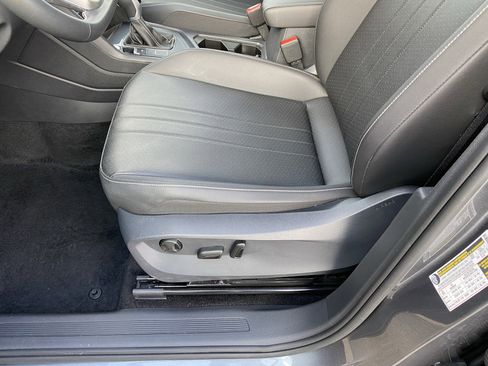 Certified 2023 Volkswagen Tiguan SE FWD image 12