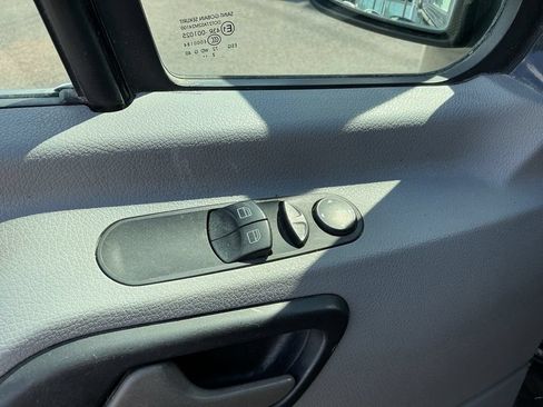 Used 2013 Mercedes-Benz Sprinter 2500 image 16