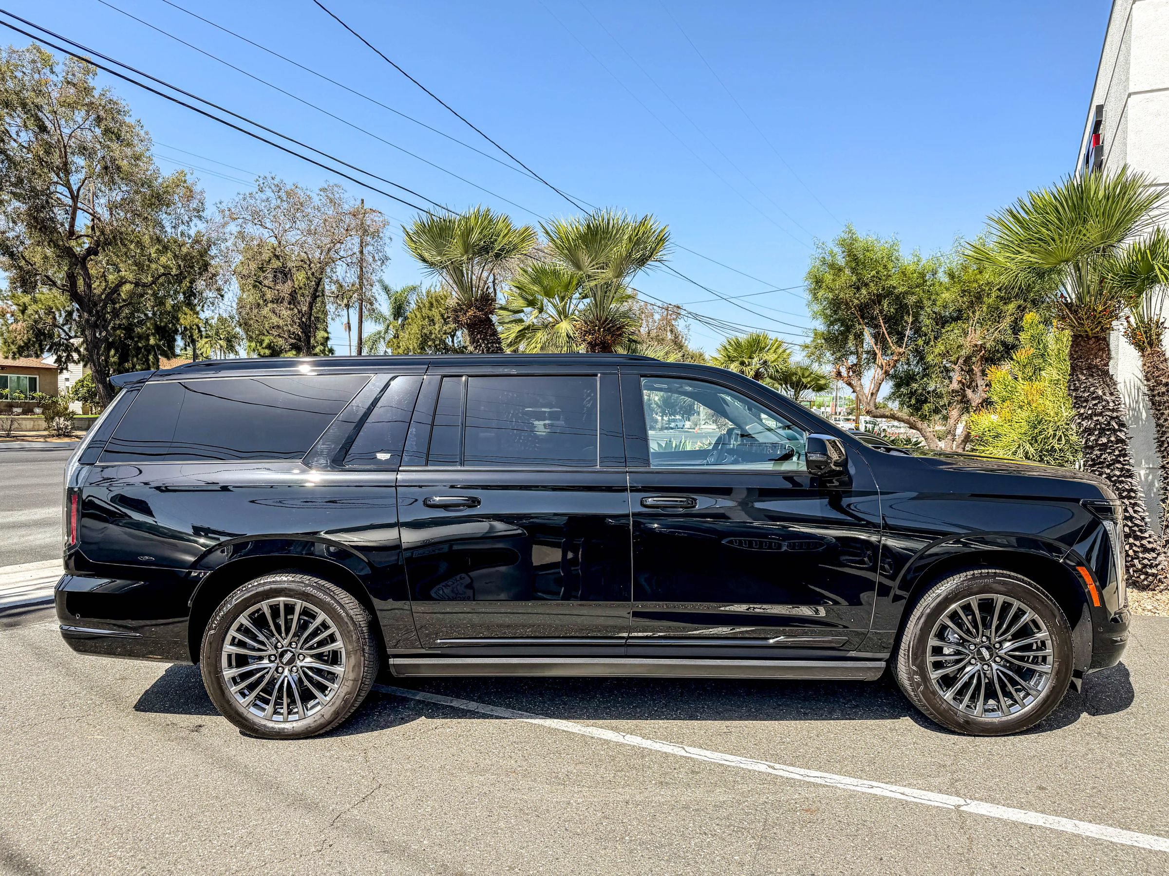 Used 2025 Cadillac Escalade ESV Sport Platinum AWD/4WD image 15