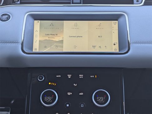 Used 2022 Land Rover Range Rover Evoque R-Dynamic S image 12