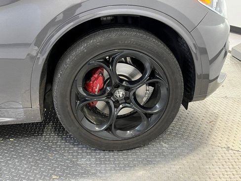 Used 2022 Alfa Romeo Stelvio Veloce image 16