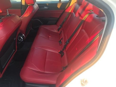 Used 2018 Alfa Romeo Giulia AWD image 12