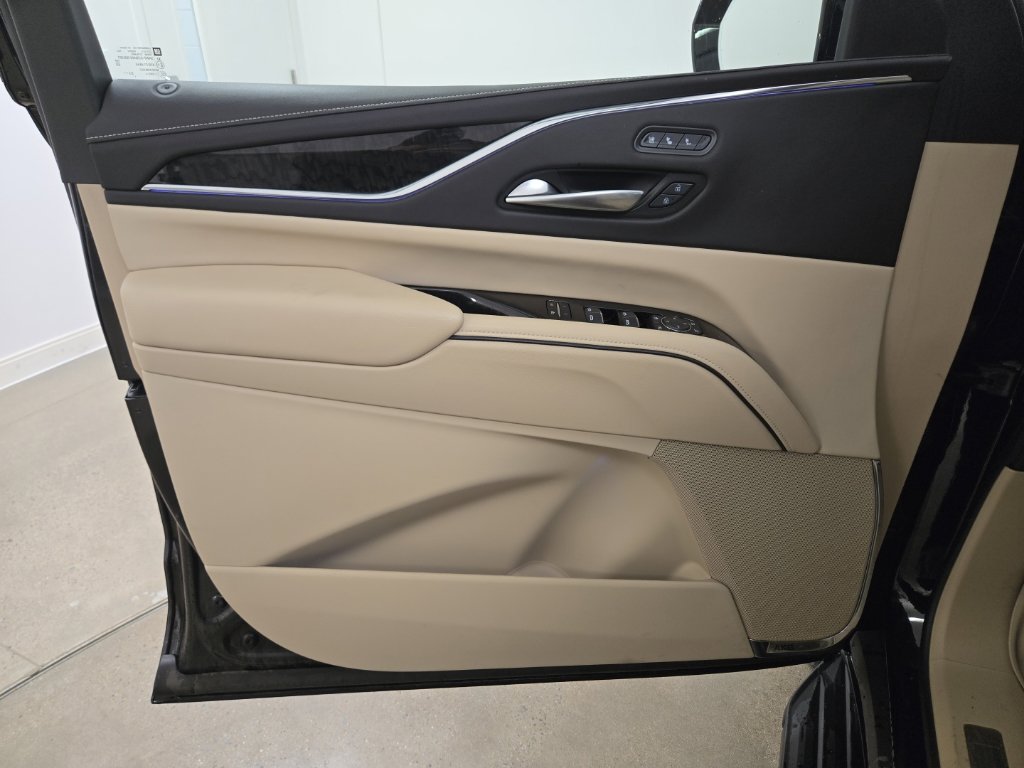 Used 2024 Cadillac Escalade Premium Luxury w/ LPO, Floor Liner Package AWD/4WD image 20