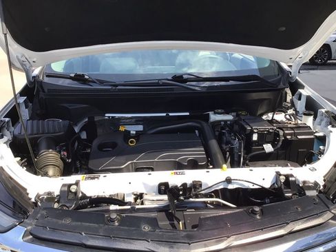 Used 2024 Chevrolet Equinox LS image 33