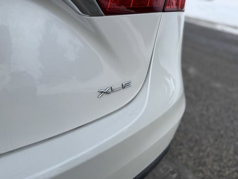 Used 2014 Toyota Avalon XLE image 40