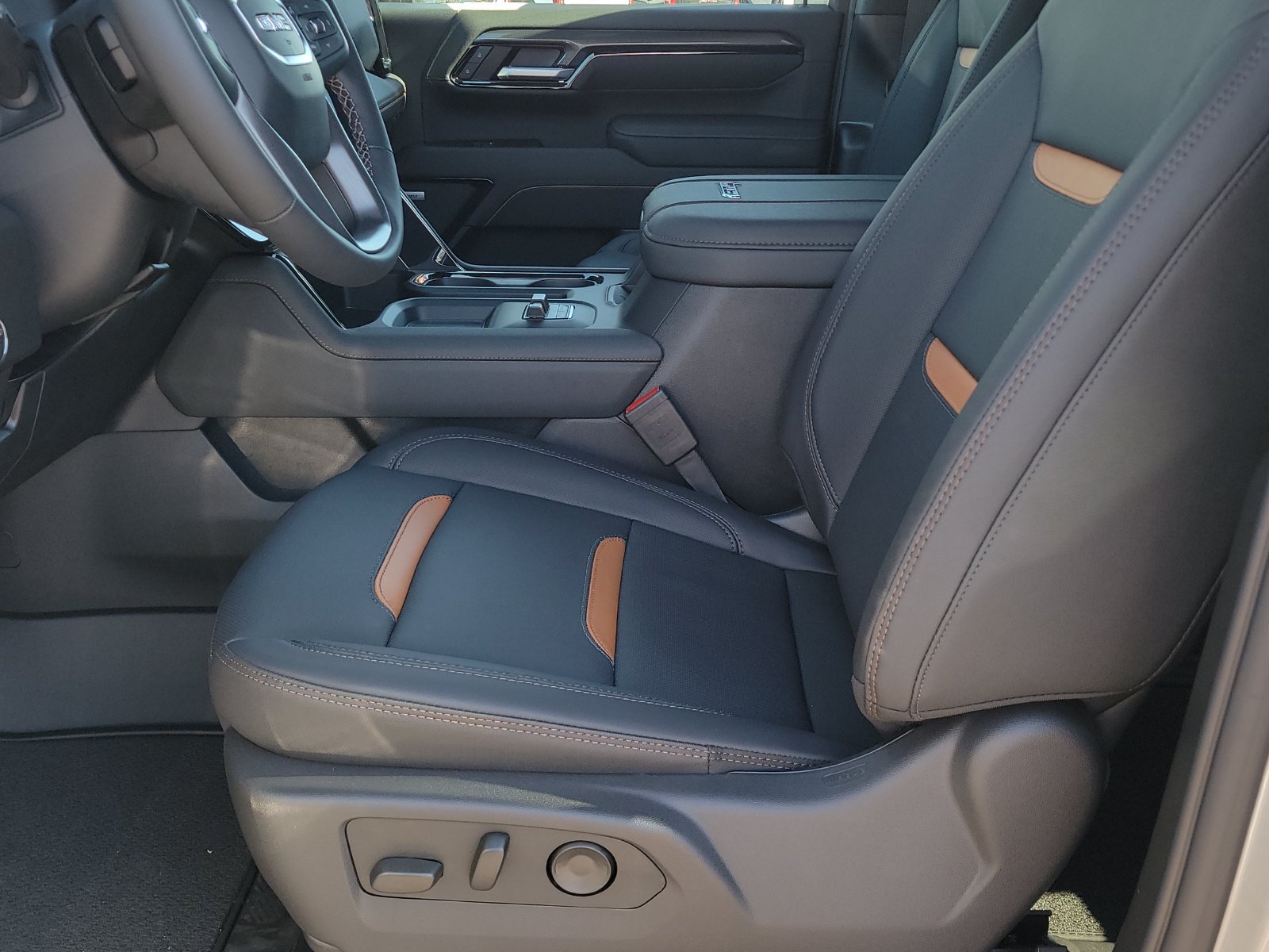 New 2026 GMC Sierra 3500 AT4 w/ AT4 Premium Plus Package AWD/4WD image 6
