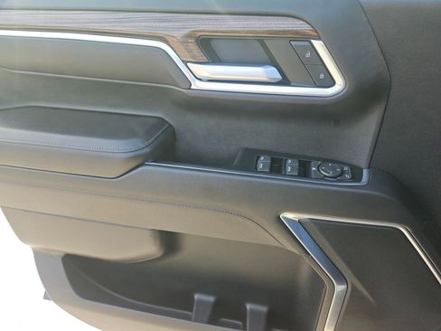 Used 2022 Chevrolet Silverado 1500 LT image 11