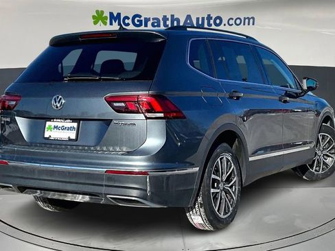 Used 2020 Volkswagen Tiguan SE w/ Panoramic Sunroof Package image 6