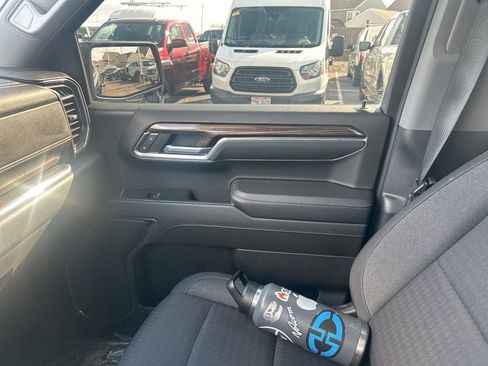 Used 2022 Chevrolet Silverado 1500 LT Trail Boss image 4