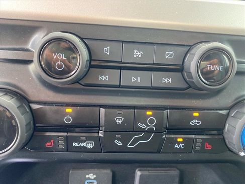 Used 2024 Ford F250 XLT w/ Black Appearance Package AWD/4WD image 13