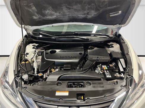 Used 2016 Nissan Altima 2.5 SL w/ 2.5 Technology Package image 32