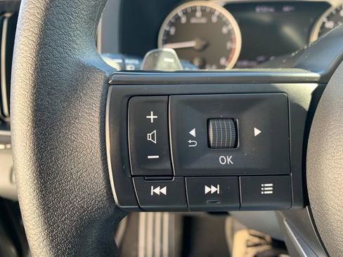 Used 2025 Nissan Pathfinder S AWD/4WD image 26