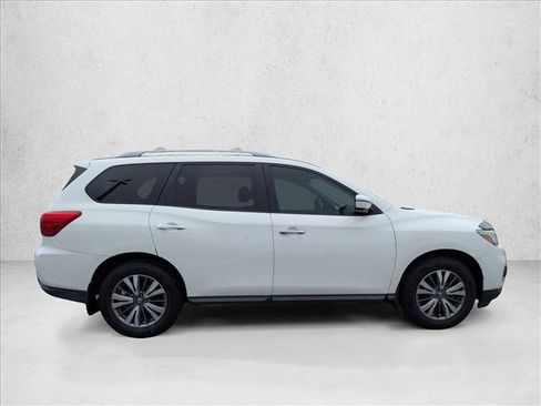 Used 2018 Nissan Pathfinder S FWD image 3