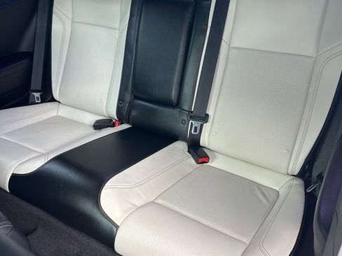 Used 2017 Dodge Challenger R/T RWD image 11