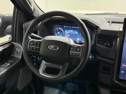 Used 2023 Ford F150 Lightning Lariat image 20