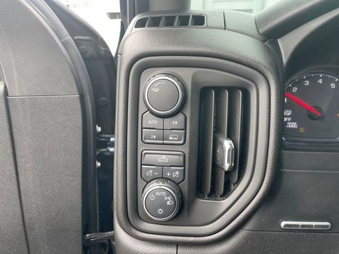 Used 2020 Chevrolet Silverado 1500 Custom w/ Custom Value Package AWD/4WD image 40