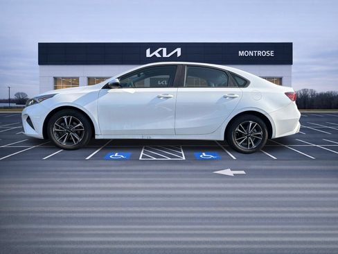 Used 2024 Kia Forte LXS w/ LXS Technology Package FWD image 8