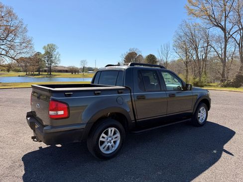 Used 2010 Ford Explorer Sport Trac XLT RWD image 5
