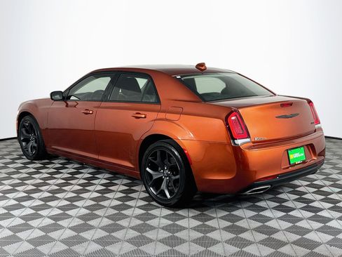 Used 2020 Chrysler 300 Touring w/ Sport Appearance Package RWD image 6