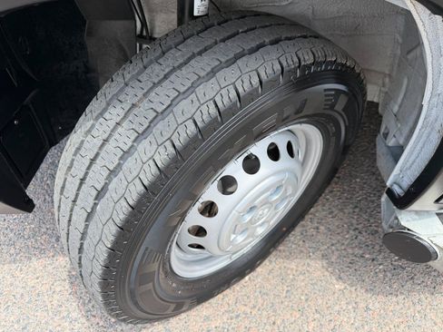 Used 2025 RAM ProMaster 2500 w/ U-Haul Equipment Group FWD image 38