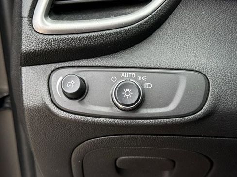 Used 2022 Chevrolet Trax LT w/ Driver Confidence Package AWD/4WD image 21