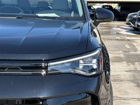 New 2026 Volkswagen Taos SE image 3