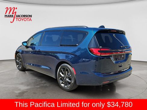Used 2025 Chrysler Pacifica Limited FWD image 14