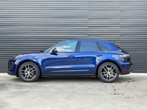 Certified 2025 Porsche Macan image 2