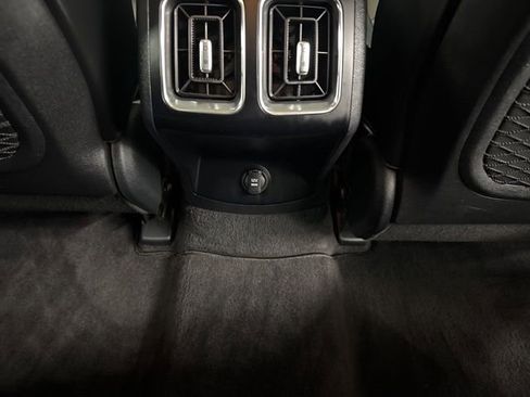 Used 2024 Kia Sorento S image 30