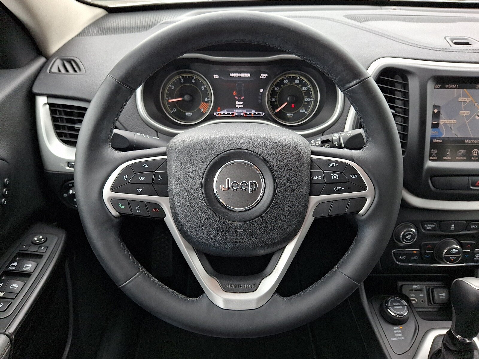 Used 2014 Jeep Cherokee Limited w/ Luxury Group AWD/4WD image 21