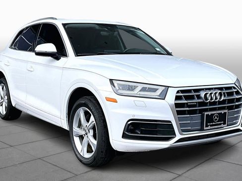 Used 2020 Audi Q5 2.0T Premium Plus w/ Premium Plus Package image 2