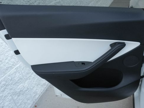 Used 2020 Tesla Model Y Long Range AWD/4WD image 30