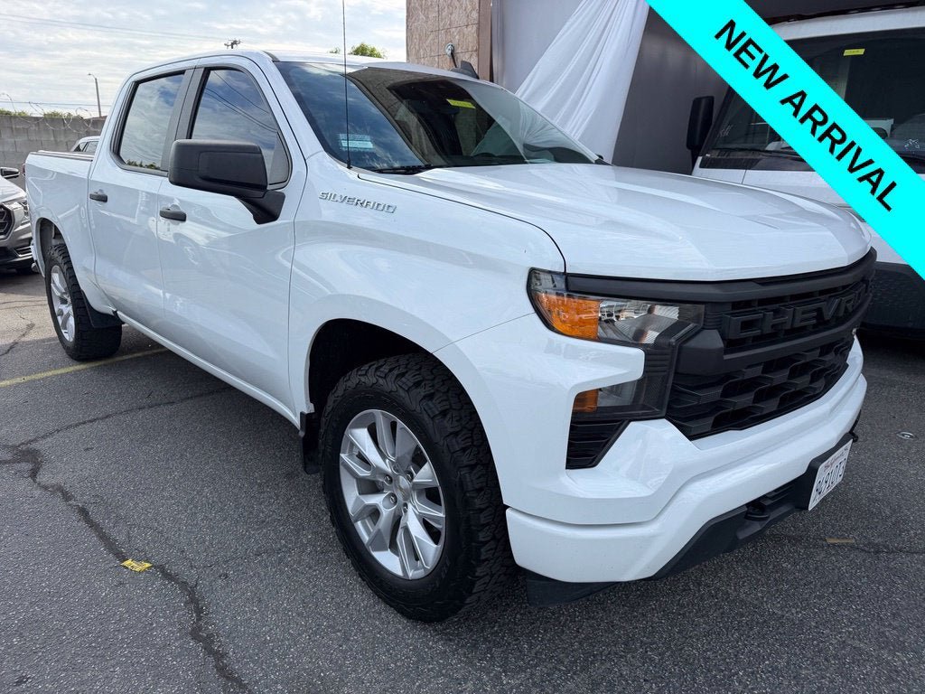 Used 2023 Chevrolet Silverado 1500 Custom RWD image 2