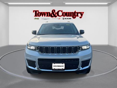 Certified 2023 Jeep Grand Cherokee L Laredo image 2