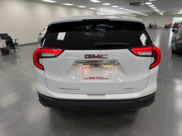 Used 2024 GMC Terrain SLE AWD/4WD image 6