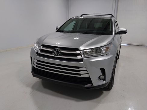 Used 2018 Toyota Highlander XLE image 15