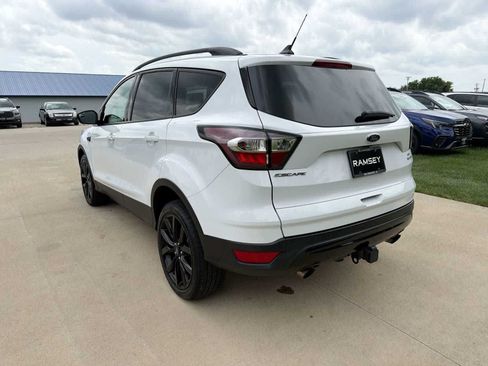 Used 2018 Ford Escape SE w/ SE Sport Appearance Package AWD/4WD image 4