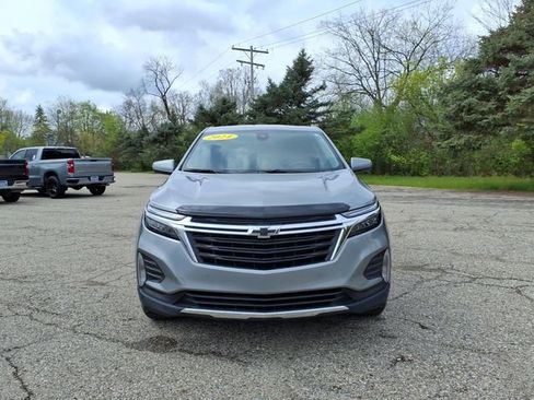 Used 2024 Chevrolet Equinox LT w/ LPO, Floor Liner Package FWD image 2