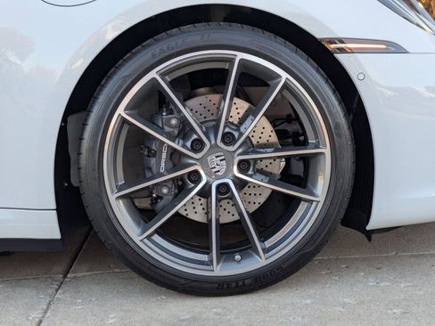 Used 2024 Porsche 911 Carrera image 27