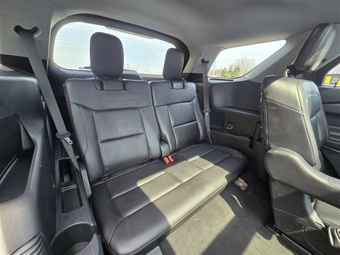 Used 2022 Ford Explorer XLT w/ Equipment Group 202A AWD/4WD image 17