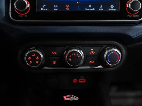 Used 2025 Nissan Versa SV image 30