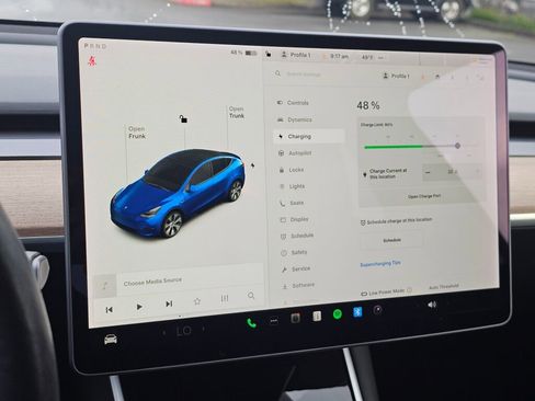 Used 2021 Tesla Model Y Standard Range image 31