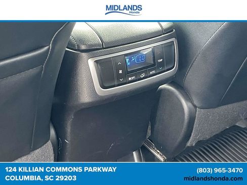 Used 2019 Toyota Highlander SE w/ Nightshade Edition AWD/4WD image 13